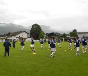 El plantel albirrojo entrenó en la tarde de ayer en Austria. Foto: Prensa Selección Paraguaya.